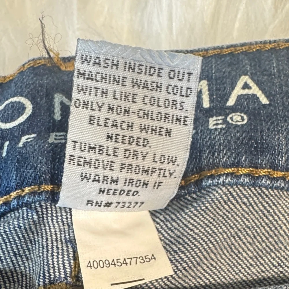 Sonoma Women's Straight Leg Jeans in Dark Blue Wash Size 4P
